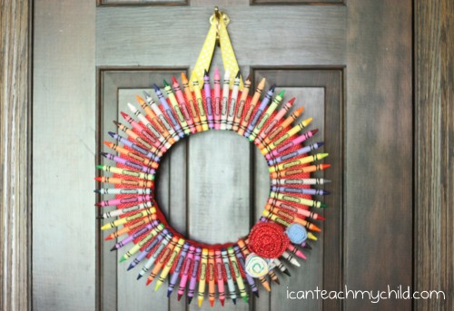 crayon-wreath-