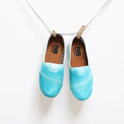 DIY Dip-Dyed Ombre Shoes thumbnail