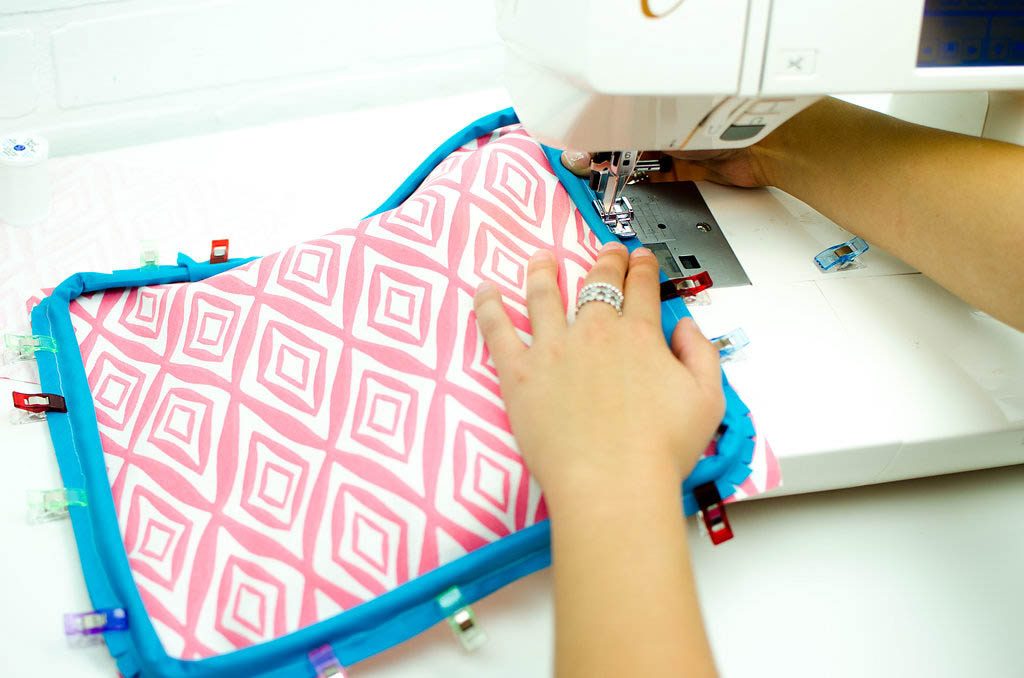 How To Sew A Pillow Cover With Piping A Little Craft In Your Day