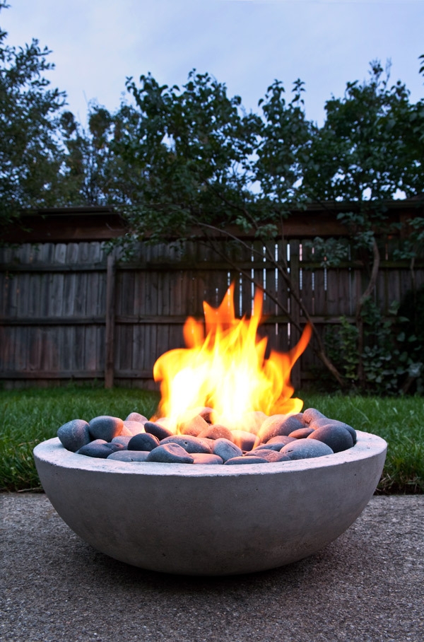 How to: Make a DIY Modern Concrete Fire Pit from Scratch 