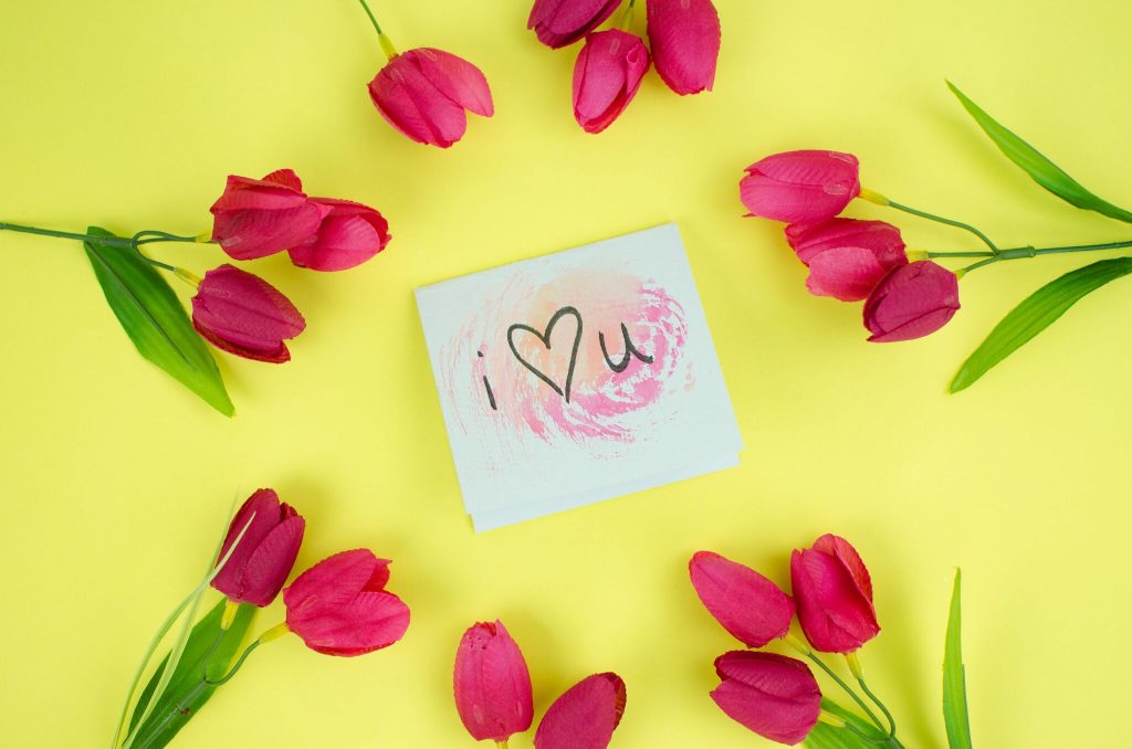 Easy DIY Watercolor Valentine's Day Cards