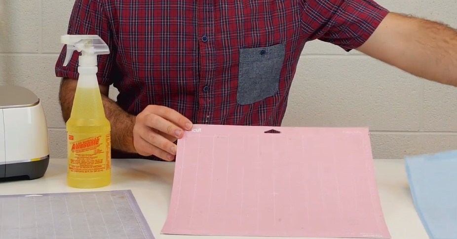 How To Clean And Re-Stick Your Cricut Cutting Mats