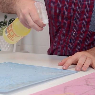 如何清洁和重新粘贴您的 Cricut 切割垫缩略图