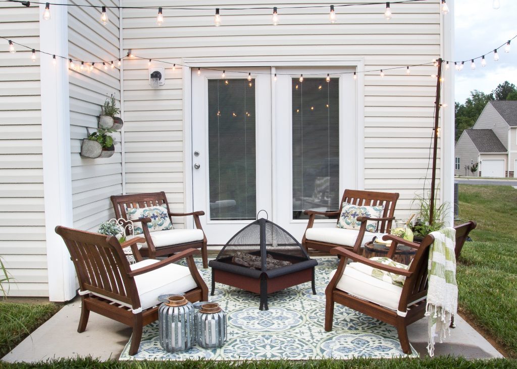 How to Decorate a Small Patio 