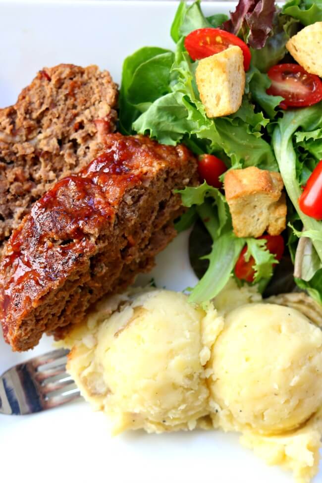 INSTANT POT BACON BARBECUE MEATLOAF WITH MASHED POTATOES