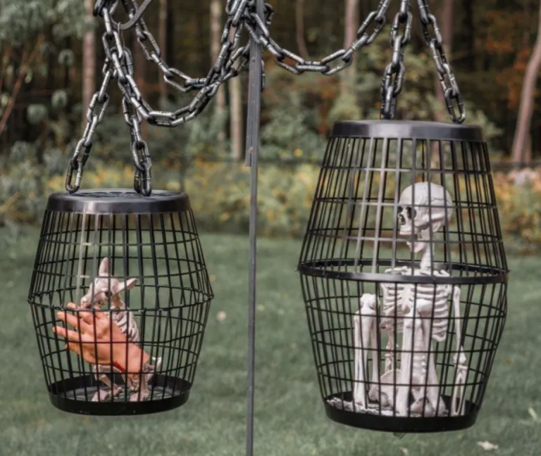 Budget Friendly Outdoor Halloween Decorations - A Little Craft In Your Day