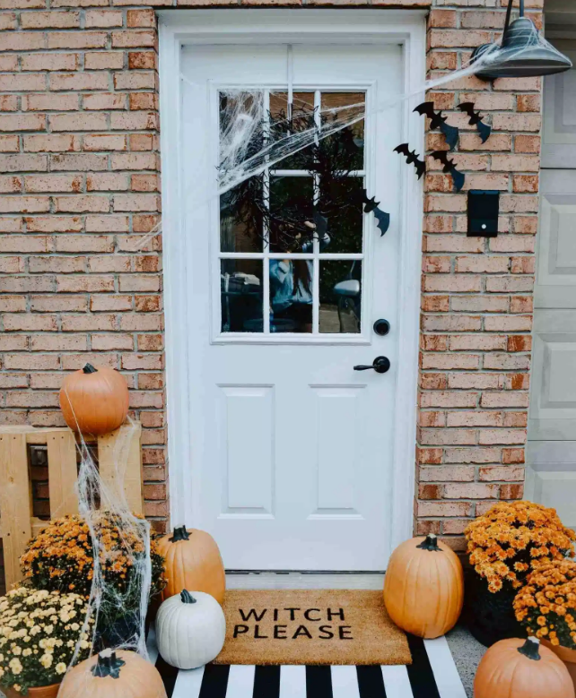 DIY Budget Friendly Outdoor Halloween Decorations - A Little Craft In ...