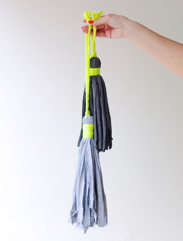 你可以用旧衬衫做流苏