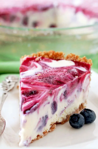 blueberry and raspberry frozen cream pie