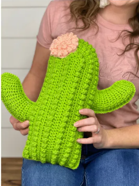 HOW TO CROCHET A CACTUS PILLOW- FREE PATTERN WITH VIDEO