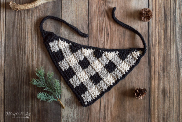Plaid Crochet Dog Bandana – Free Crochet Pattern