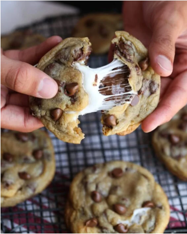 S’mores stuffed chocolate chip cookies