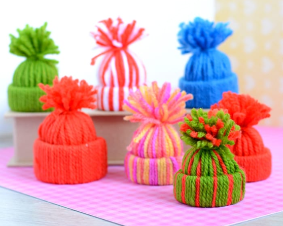 DIY Christmas Mini Yarn Hats Ornaments