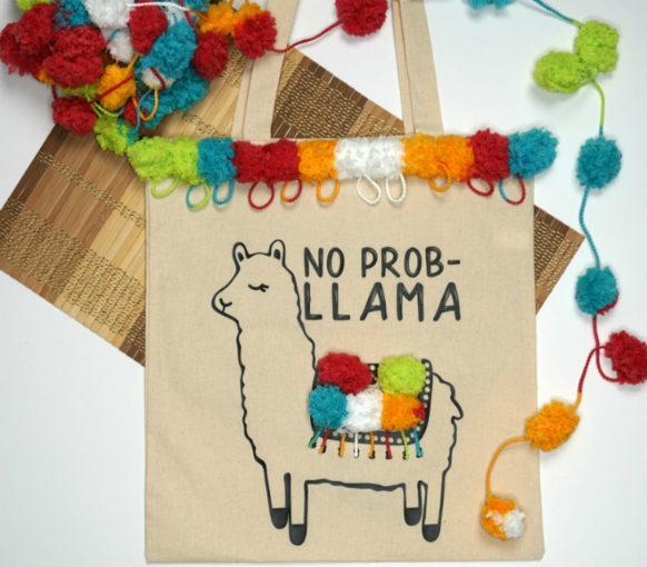 Llama tote with pom poms and a text saying No Prob- Llama