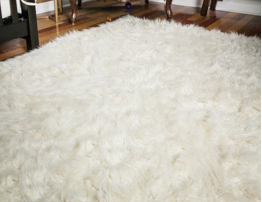DIY Faux Fur Rug an adorable home and room decor