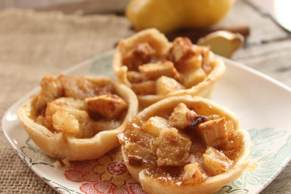 aromatic spices and tender ginger pear mini pies recipe for the Fall fare
