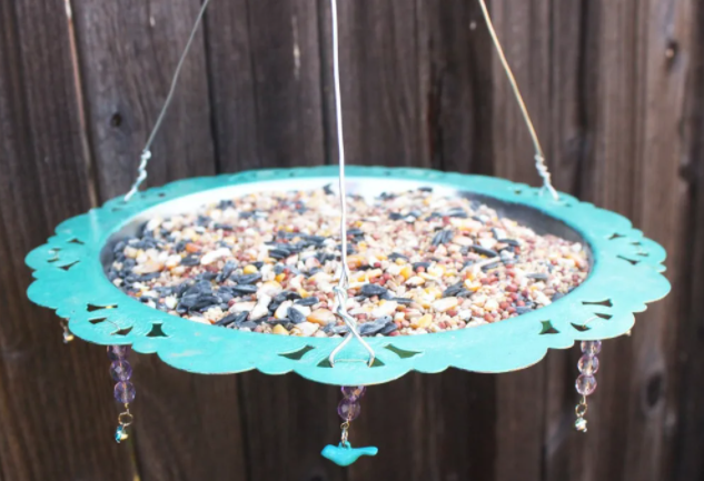 DIY Upcycled Bird Feeder