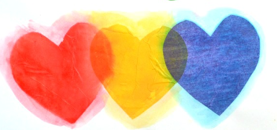 Corações de papel de seda com mistura de cores