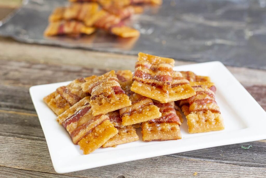 Easy and delicious sweet bacon crackers