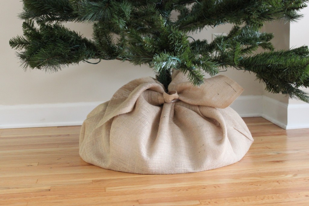 Burlap Christmas tree skirt