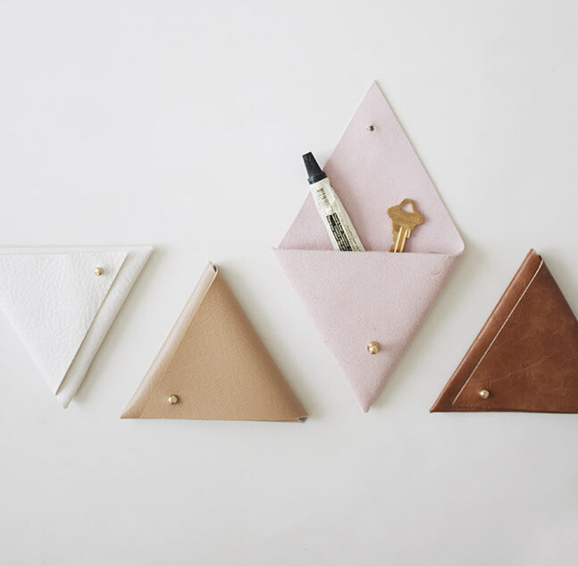 DIY TRIANGLE LEATHER POUCH 