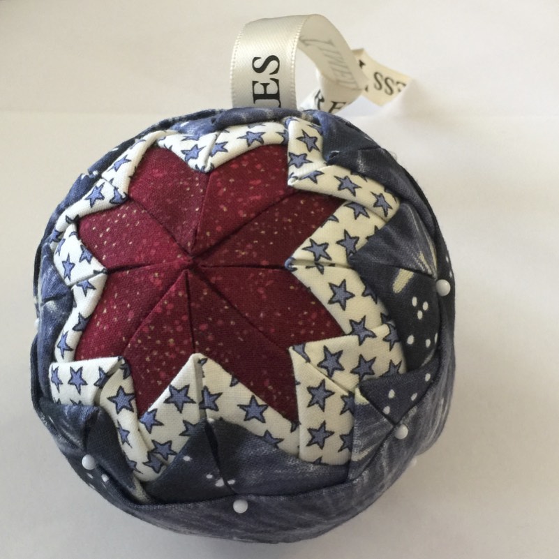 No sew quilted star Christmas ornament
