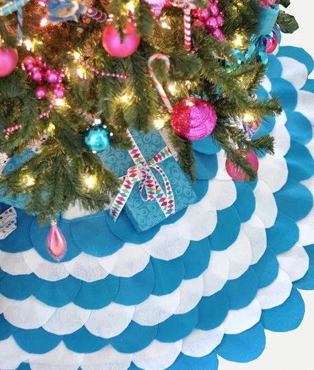 Sweet and Chic Scalloped Tree Skirt