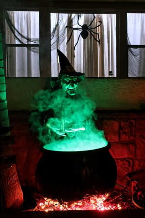 WITCH CAULDRON PROP FOR HALLOWEEN