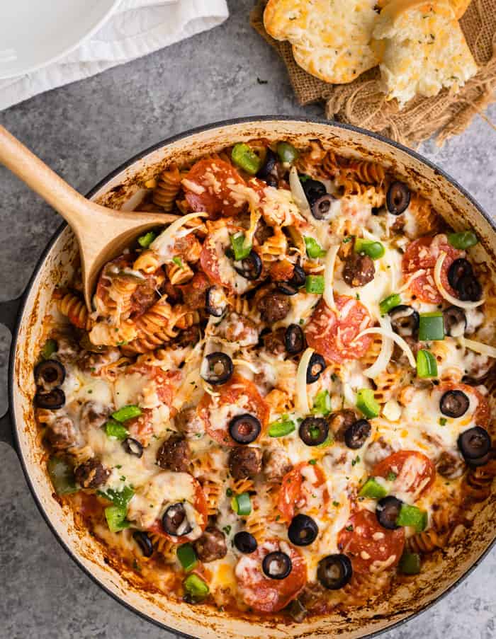 Mouth-Watering One Pot Pizza Pasta 