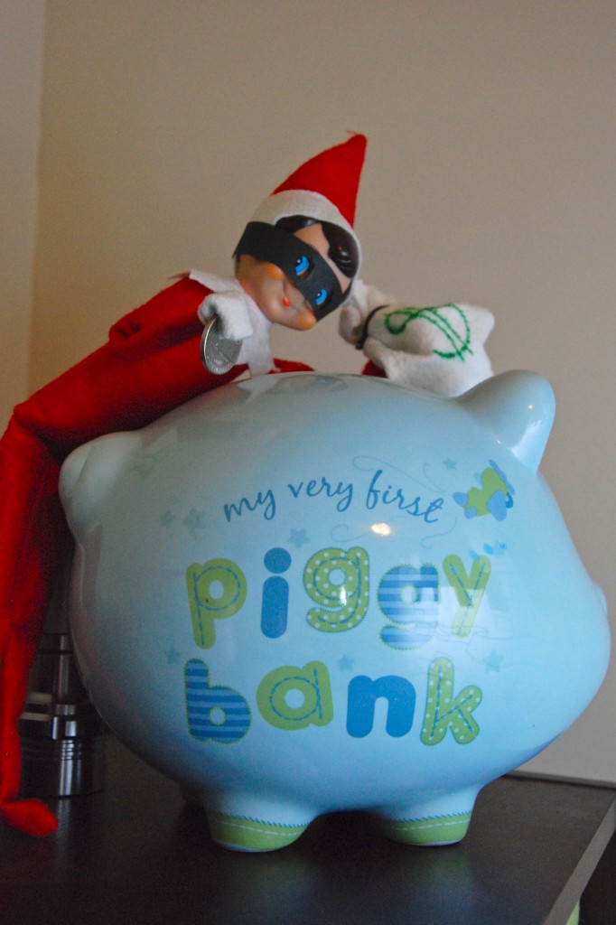 elf on the shelf is robbing a bank
