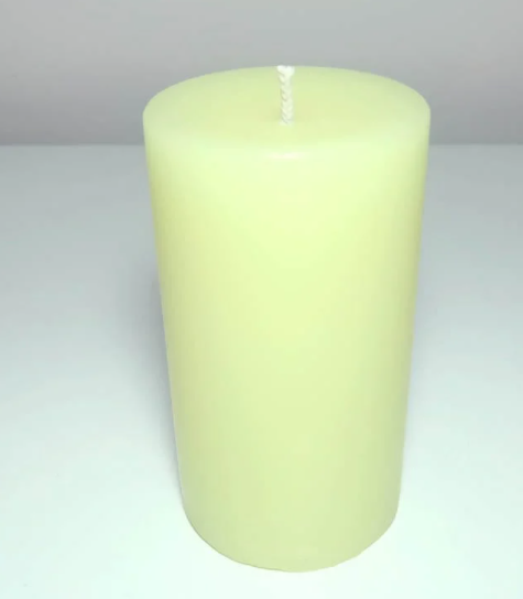 DIY Candle making project with fragrance and essential oils perfect for beginners 