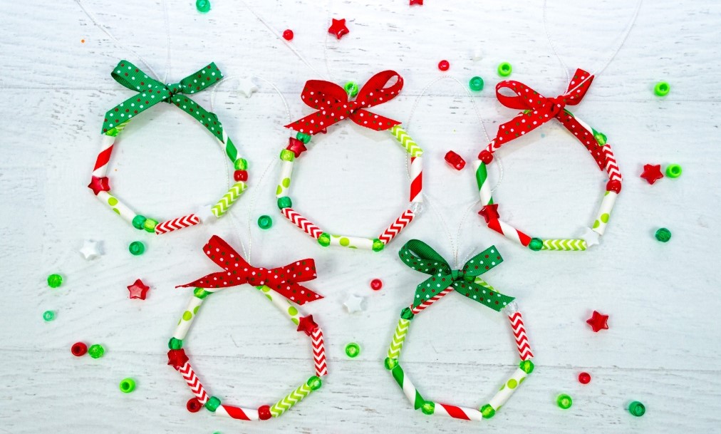 WREATH ORNAMENTS WITH PAPER STRAWS EASY KIDS CRAFT CHRISTMAS ORNAMENT GIFTS