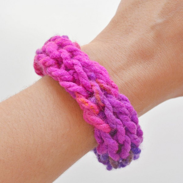 Finger Knit bracelet