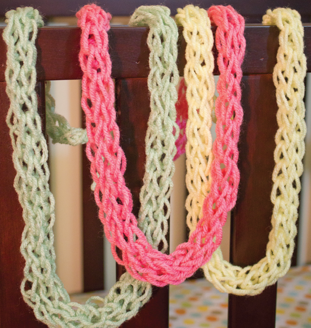 super cute and simple finger knit yarn leis