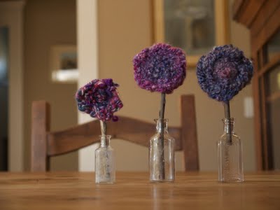 Finger knitted flowers