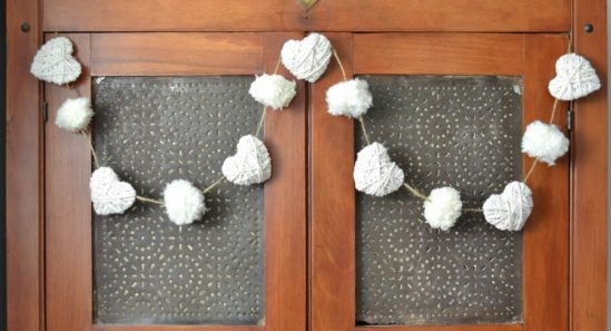 DIY Garland for Valentine’s Day Using Yarn