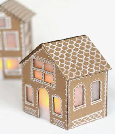 tiny gingerbread houses
