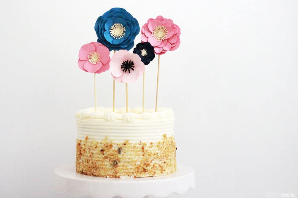 Paper flowers cake topper