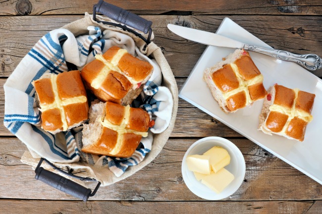 delicious London Fog Hot Cross Buns for easter holiday