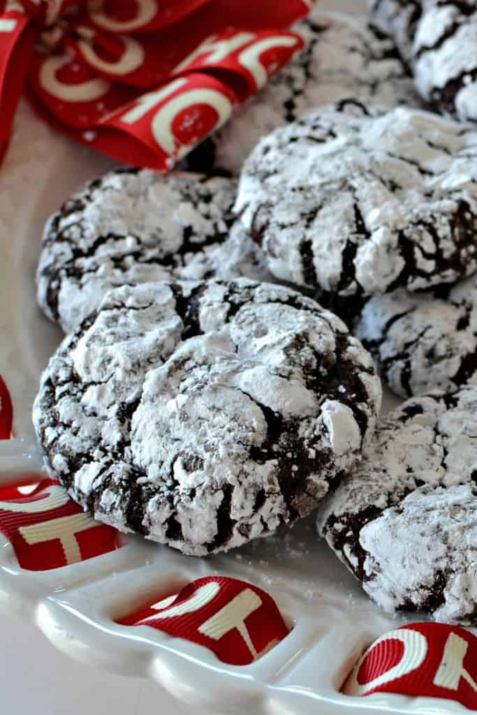 YUMMY AND SOFT CHOCOLATE CRINKLE COOKIES RECIPE