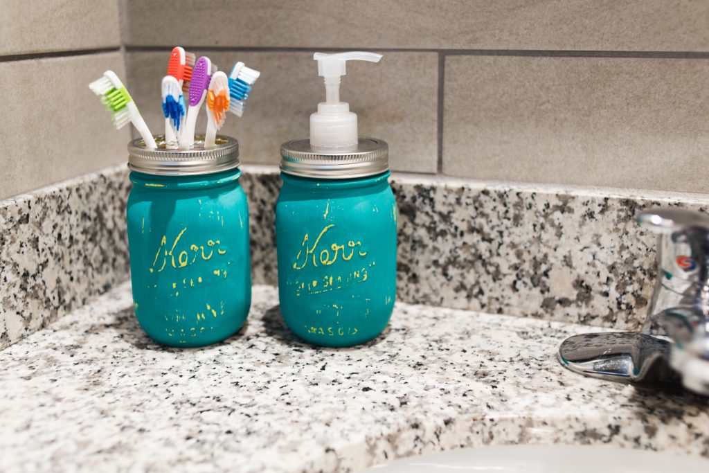Cute And Unique DIY Mason Jar Soap Dispenser Craft
