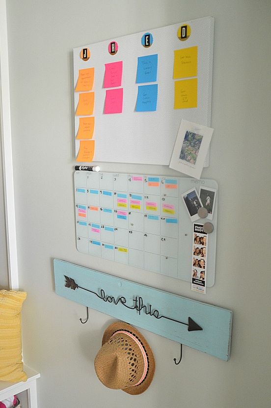 DIY Back to School Calendar System using Post-It Notes