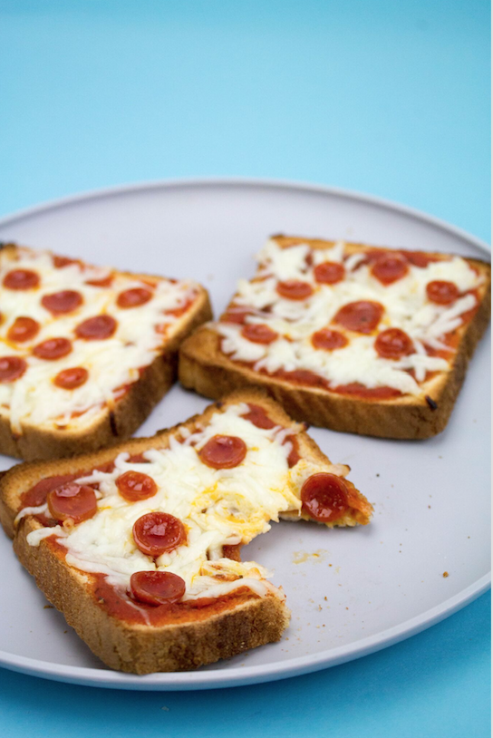 Mini Pepperonis Toast Pizza is perfect for kids snack