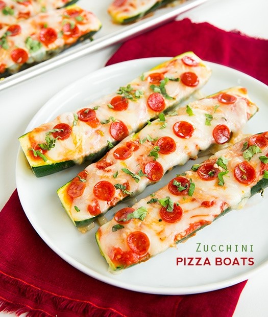 Healthy zucchini pizza boats