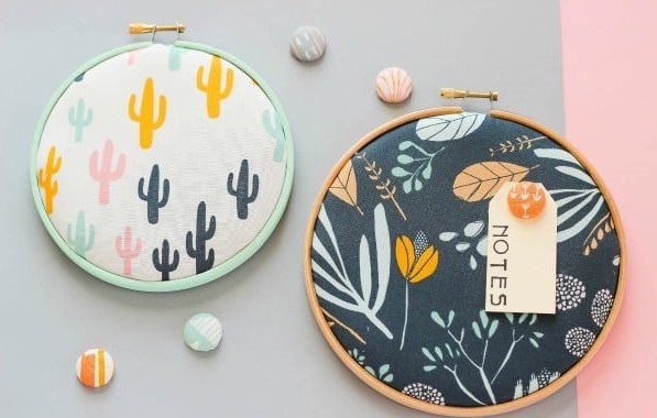 Easy and cute Embroidery Hoop Cork Memo Board and Thumbtacks